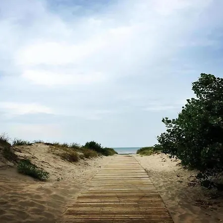In With Ocean Views, Cleaning Included 아파트 니우포르트